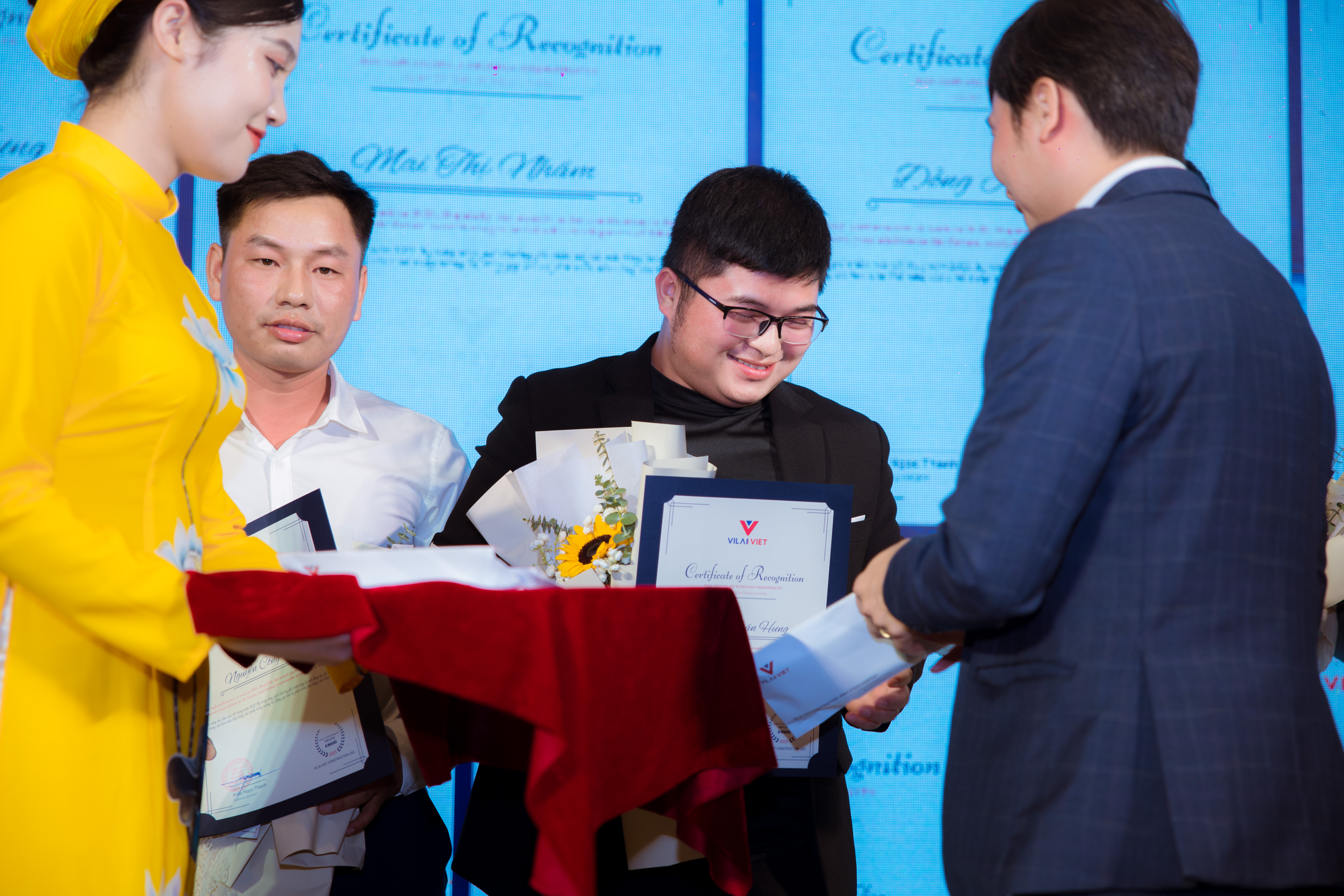 25 employees of Vilai Viet were recognized with the Award for Good Capability Personnel 2023.